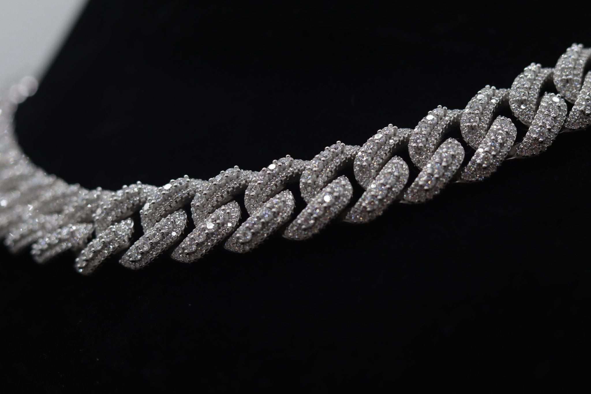 Raised Pointer Cuban Chain