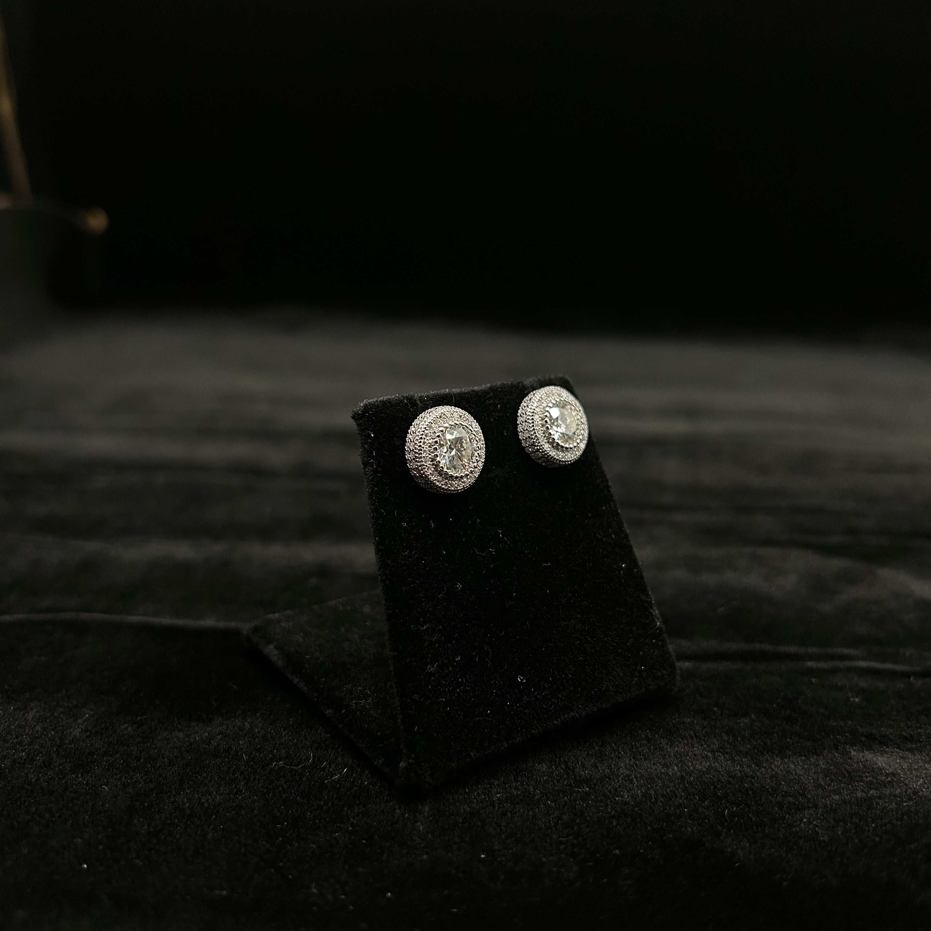 Circle Halo - Mars Jewelers