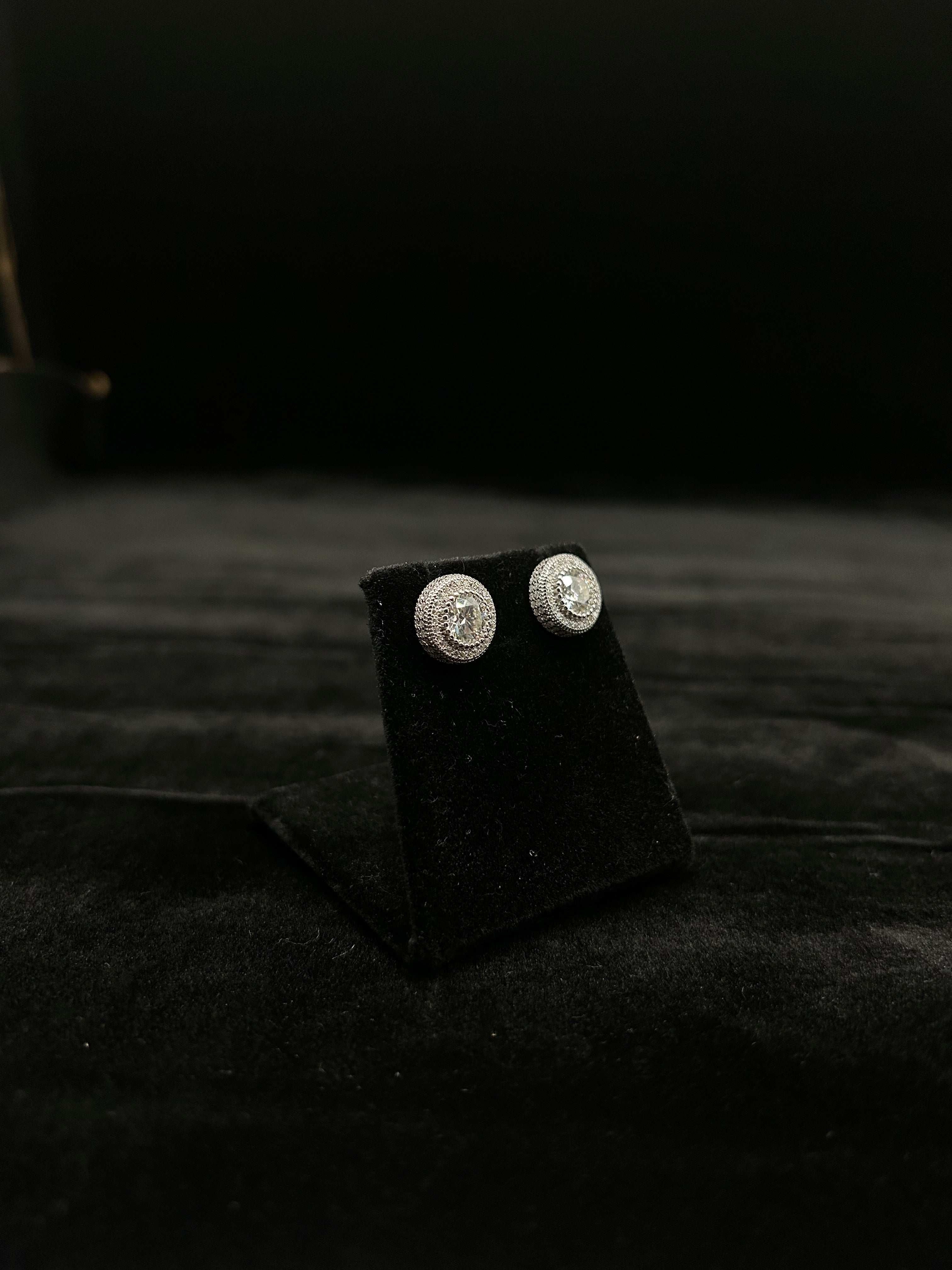 Circle Halo - Mars Jewelers