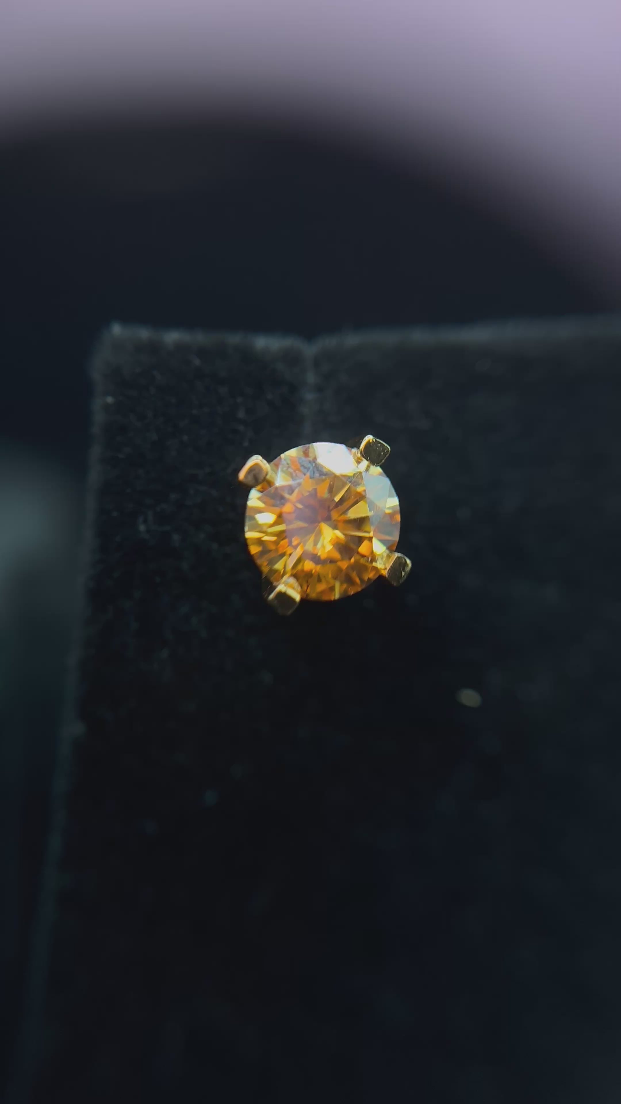 A video of Orange Earrings